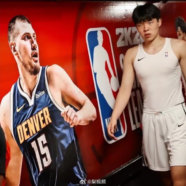 亿策略 杨瀚森有望生涯首战偶像约基奇，此前约基奇笑称如果打爆了杨瀚森就给签名合照